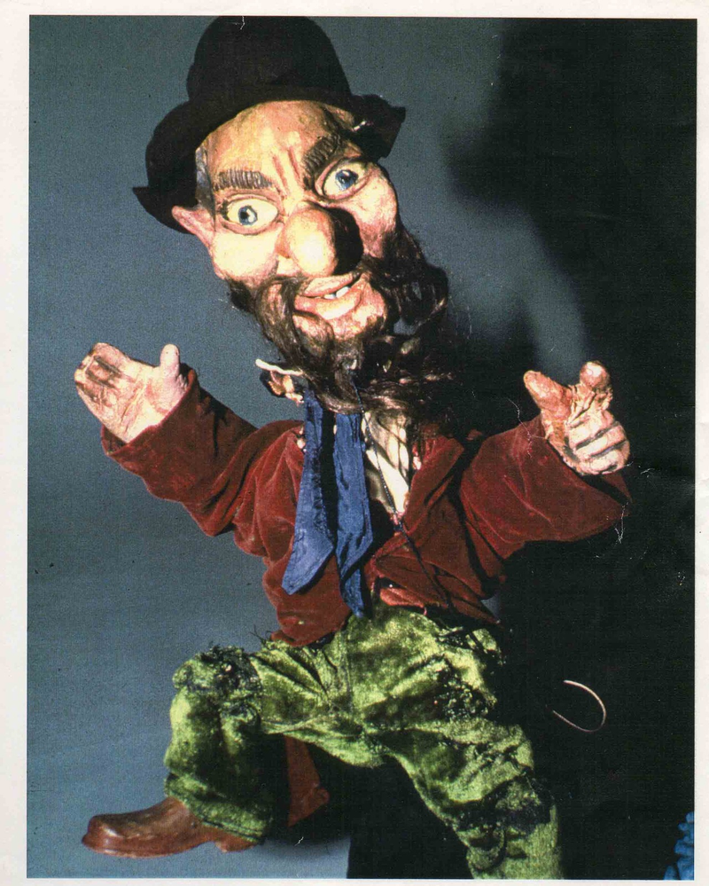 Illustration for article titled Semi-creepy, Yiddish-speaking puppets took Manhattan a half-century before The Muppets
